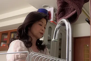 Hot Japonese Mature In Action - free porn video