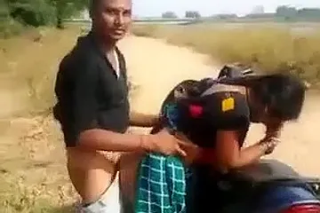 Barefaced Bhavi Engulfing n Fucking in Public Place on Bike - free porn video