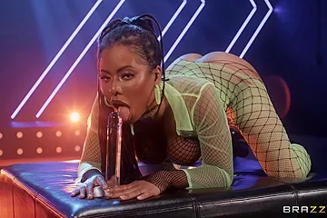 Fruity Chocolate Harlot Unbelievable - Damion Dayski And Kira Noir - free porn video