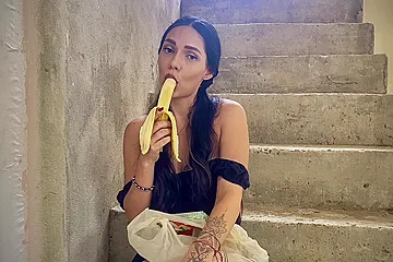 A Le Gusta Tanto Banana Que Ahora Tiene Ganas De La Mia - Porno En Espanol - free porn video
