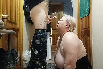 Stepmom Sucks Dick Licks My Ass And Takes Cum On Her Face - free porn video
