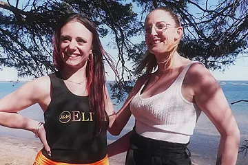 Arianna, 34 years old, royal experience at the edge of the Thau pond (34)! - free porn video