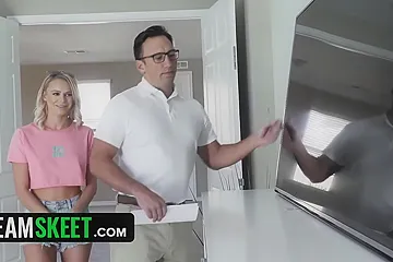 Free Premium Video Emma Hixs Landlord Pays Her A Visit To Evaluate If She Can Get Her Security Deposit Back - free porn video