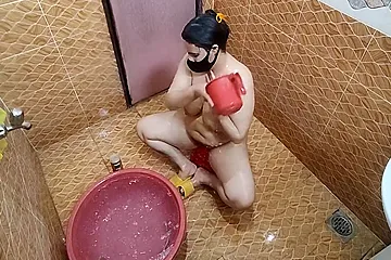 Pakistani Bigass Stepmom In Shower And Help From Stepson - free porn video