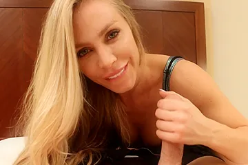 Nicole Aniston : POV Blow Job with great eye contact with Nicole Aniston - free porn video