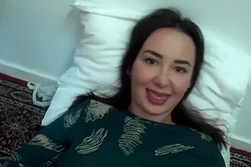 The older stepmother with a substantial backside was intimately engaged with her stepson while her spouse was away at h - free porn video