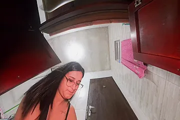 Housewife Without Underwear Seduces Plumber While Hes Fixing The Sink - free porn video