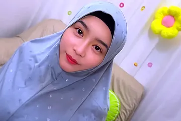 Hijabi Milf Strips White Shirt For Hard Cock Pounding In Bedroom - free porn video